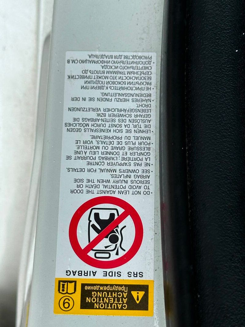 2015 Toyota Prius 5dr Hatchback Two - 22891533 - 16