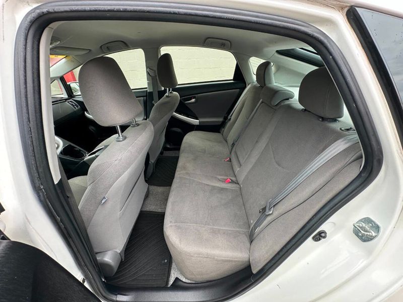 2015 Toyota Prius 5dr Hatchback Two - 22891533 - 18