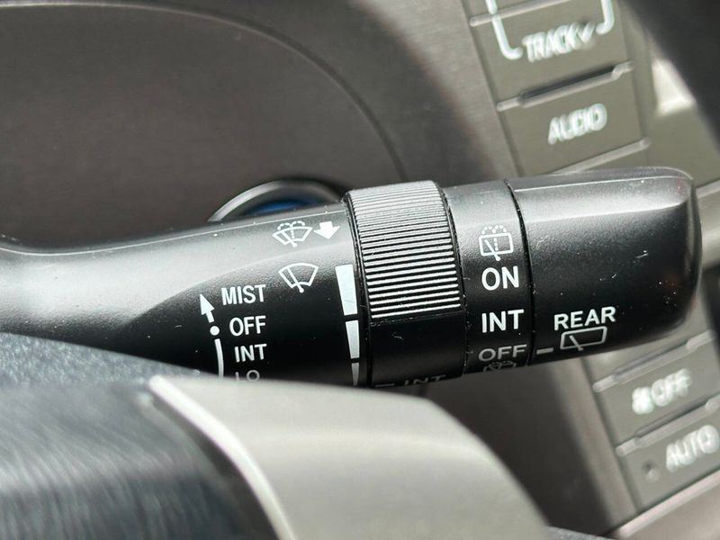 2015 Toyota Prius 5dr Hatchback Two - 22891533 - 35