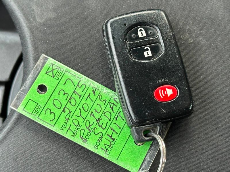 2015 Toyota Prius 5dr Hatchback Two - 22891533 - 50