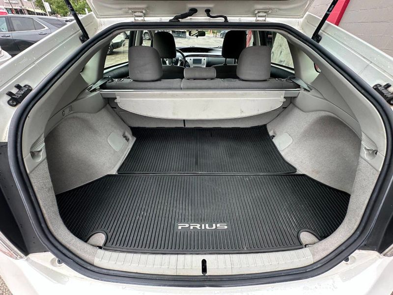 2015 Toyota Prius 5dr Hatchback Two - 22891533 - 6