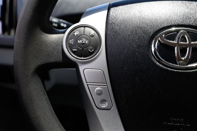 2015 Toyota Prius 5dr Hatchback Two - 22887862 - 27