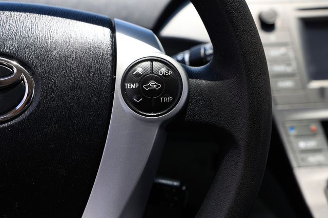 2015 Toyota Prius 5dr Hatchback Two - 22887862 - 28