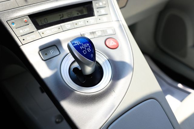 2015 Toyota Prius 5dr Hatchback Two - 22887862 - 37