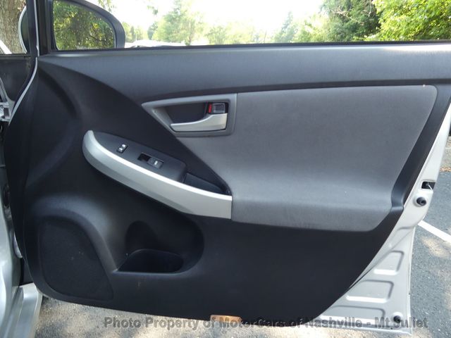 2015 Toyota Prius 5dr Hatchback Two - 23032170 - 16