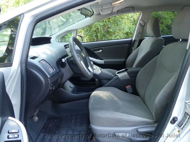 2015 Toyota Prius 5dr Hatchback Two - 23032170 - 19