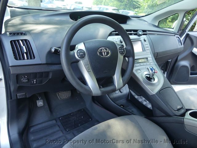 2015 Toyota Prius 5dr Hatchback Two - 23032170 - 25
