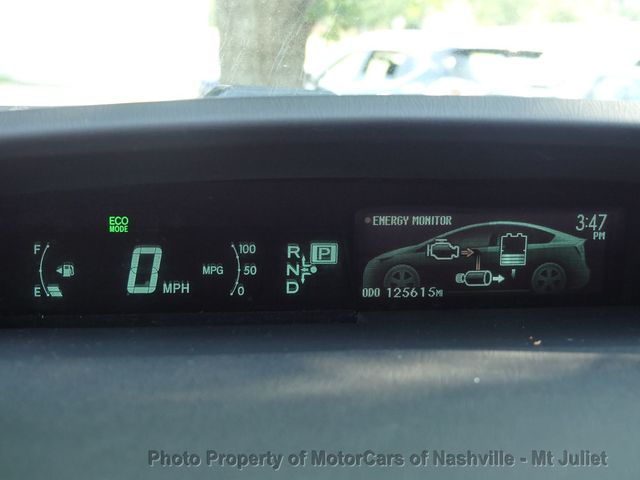2015 Toyota Prius 5dr Hatchback Two - 23032170 - 30