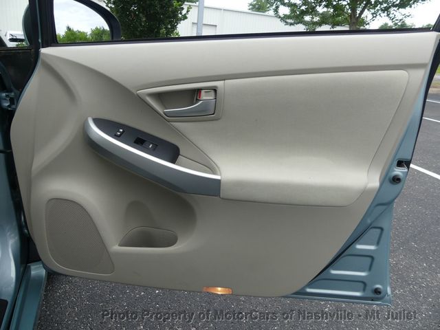 2015 Toyota Prius 5dr Hatchback Two - 23045541 - 16