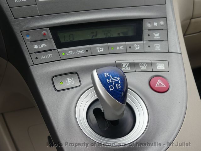 2015 Toyota Prius 5dr Hatchback Two - 23045541 - 31