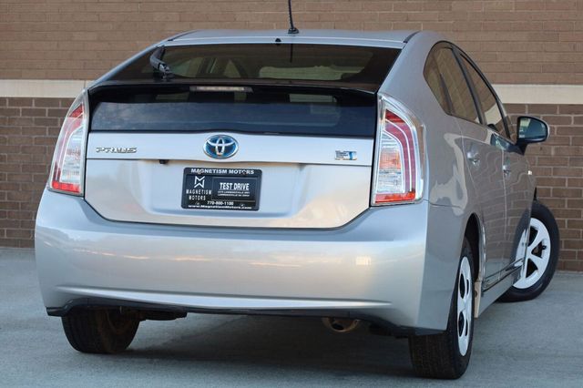 2015 Toyota Prius Two - 23095861 - 10