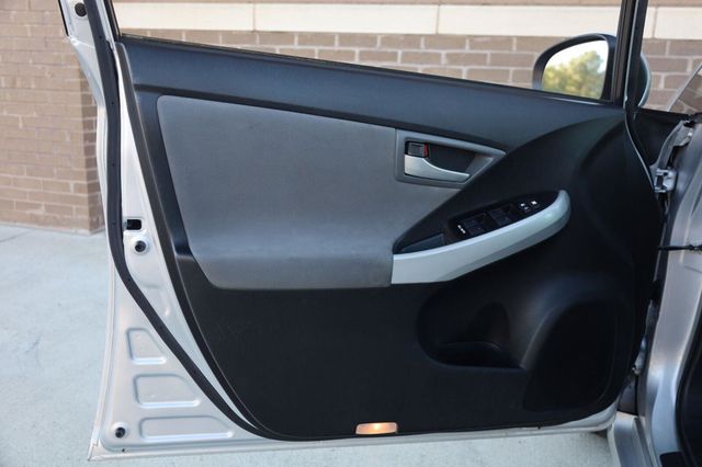 2015 Toyota Prius Two - 23095861 - 14