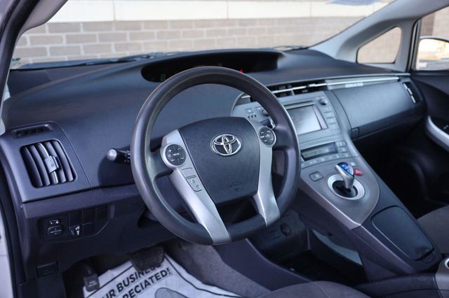 2015 Toyota Prius Two - 23095861 - 15