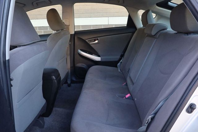 2015 Toyota Prius Two - 23095861 - 19