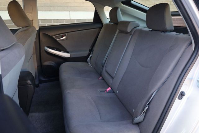 2015 Toyota Prius Two - 23095861 - 20