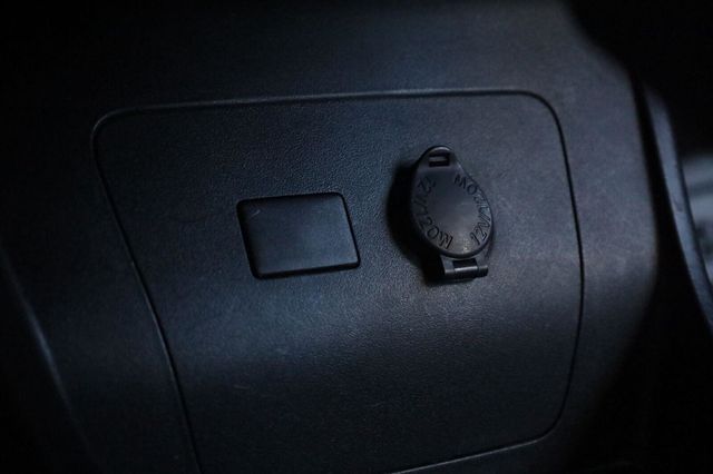 2015 Toyota Prius Two - 23095861 - 41