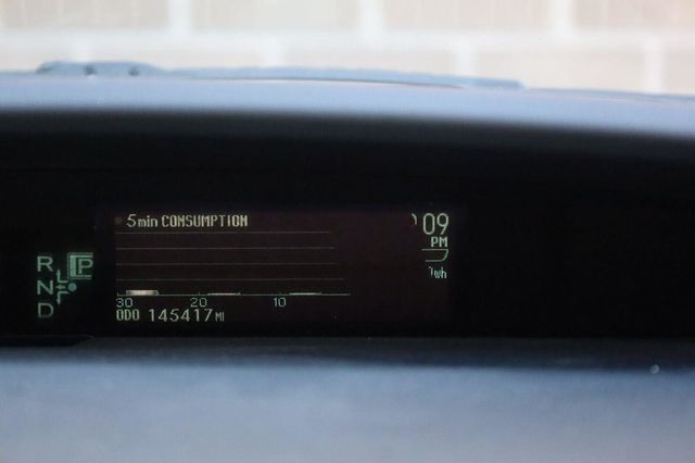 2015 Toyota Prius Two - 23095861 - 44