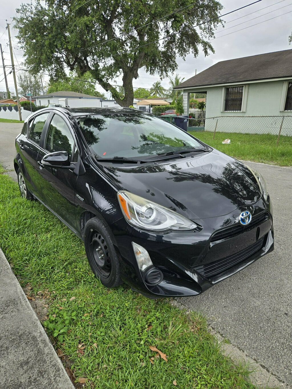 2015 Toyota Prius c  - 23036760 - 1