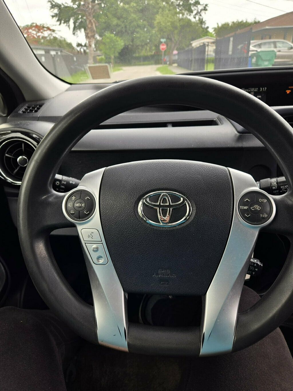 2015 Toyota Prius c  - 23036760 - 7