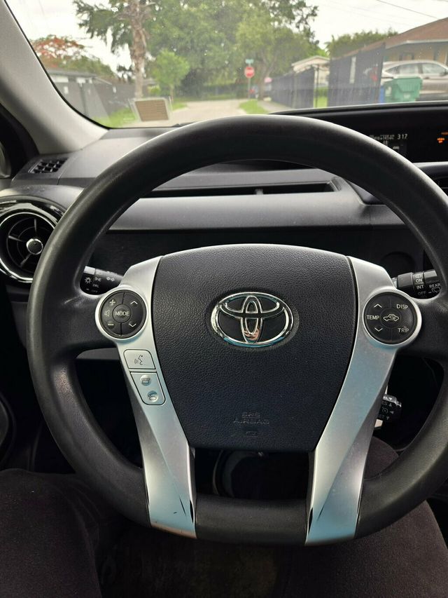 2015 Toyota Prius c  - 23036760 - 7