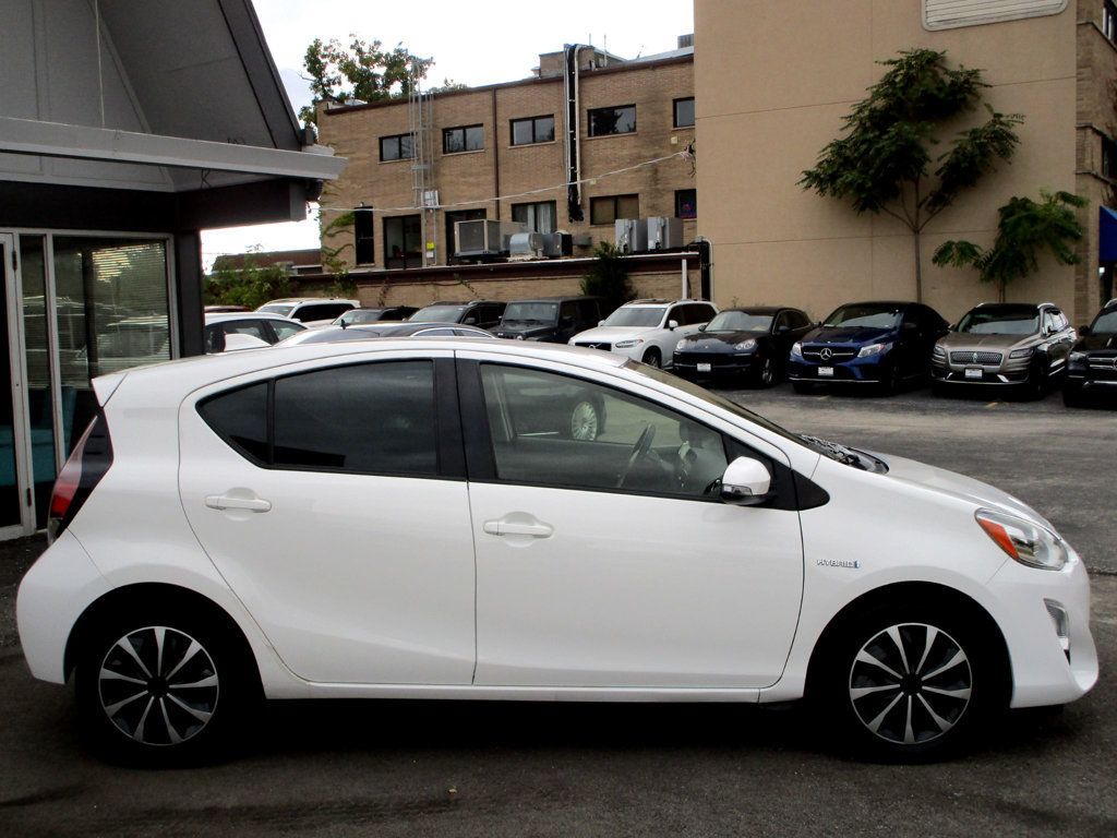 2015 Toyota Prius c 5dr Hatchback Two - 22930706 - 9