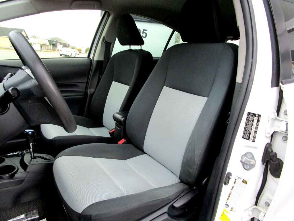 2015 Toyota Prius c 5dr Hatchback Two - 22930706 - 13