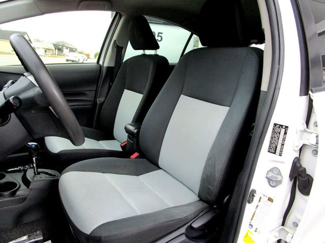 2015 Toyota Prius c 5dr Hatchback Two - 22930706 - 13