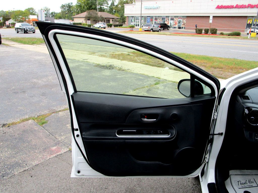 2015 Toyota Prius c 5dr Hatchback Two - 22930706 - 25