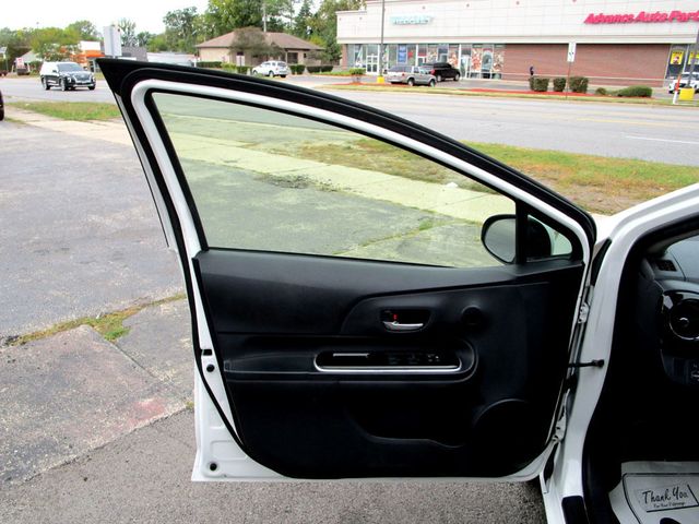 2015 Toyota Prius c 5dr Hatchback Two - 22930706 - 25