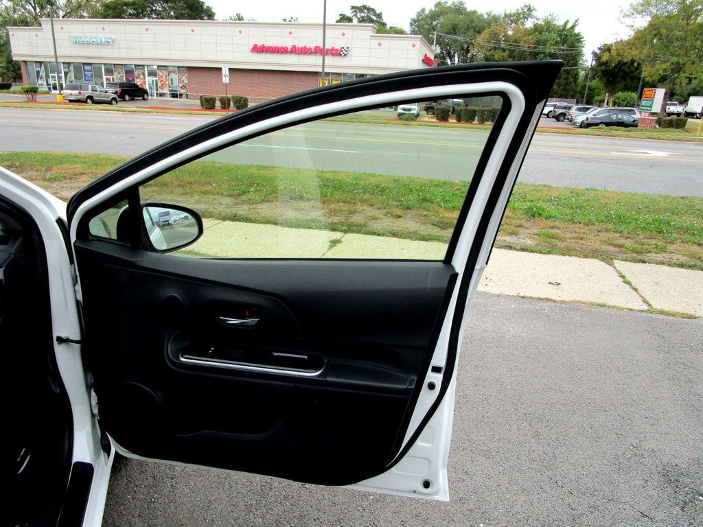 2015 Toyota Prius c 5dr Hatchback Two - 22930706 - 26