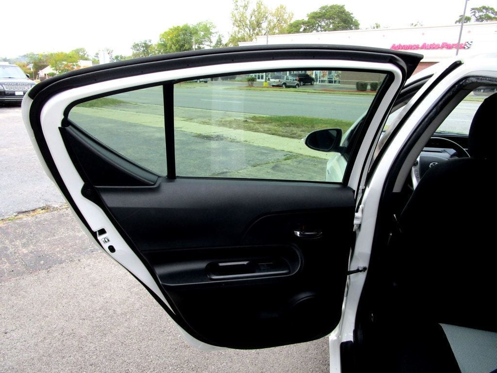 2015 Toyota Prius c 5dr Hatchback Two - 22930706 - 27