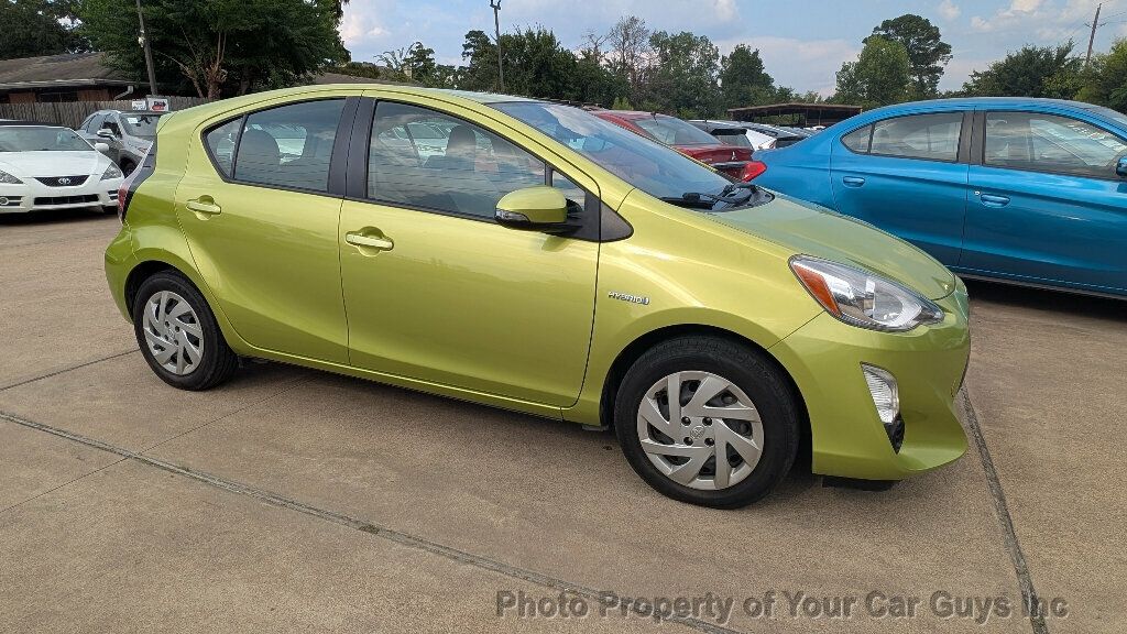 2015 Toyota Prius C Two photo 10