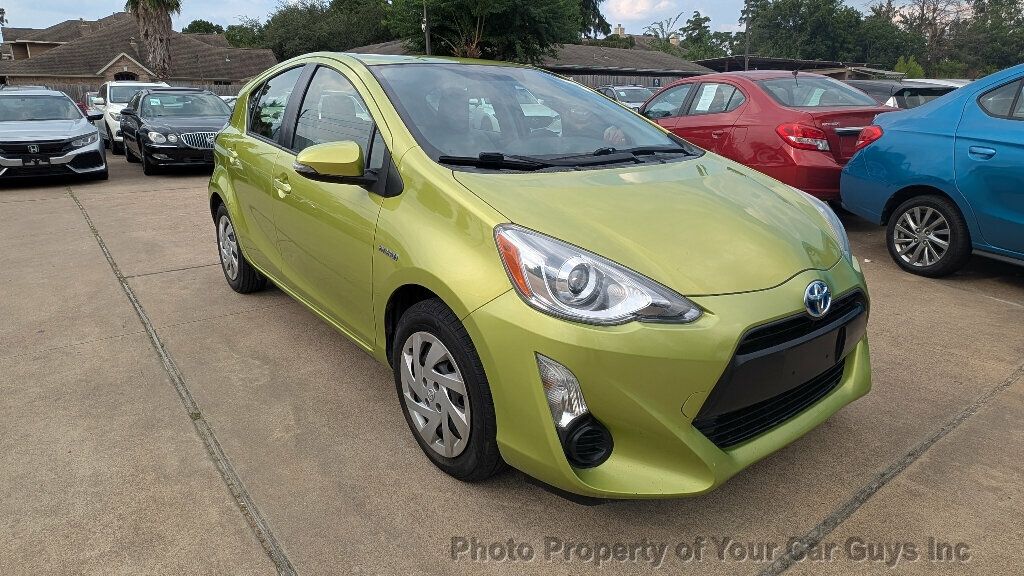 2015 Toyota Prius C Two photo 11
