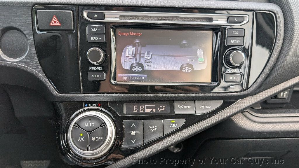 2015 Toyota Prius C Two photo 18