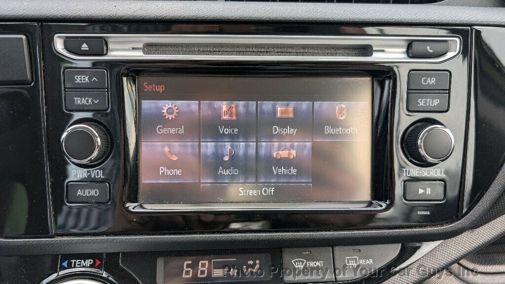 2015 Toyota Prius C Two photo 19