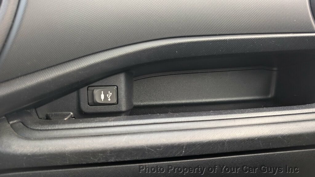 2015 Toyota Prius C Two photo 21