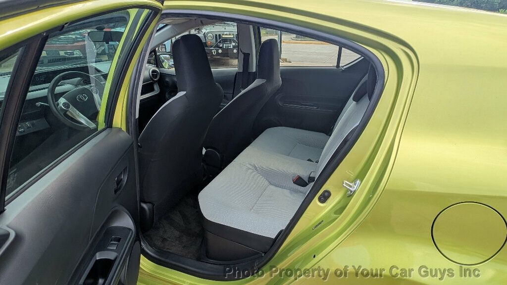 2015 Toyota Prius C Two photo 22
