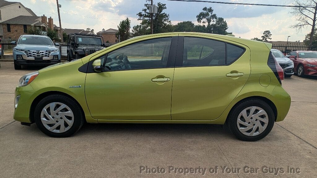 2015 Toyota Prius C Two photo 3