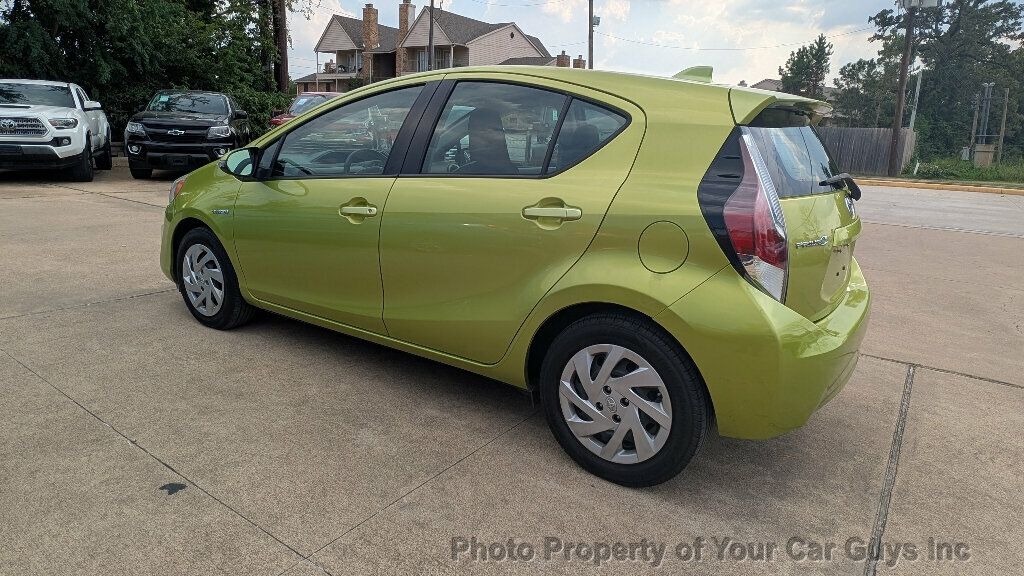 2015 Toyota Prius C Two photo 4