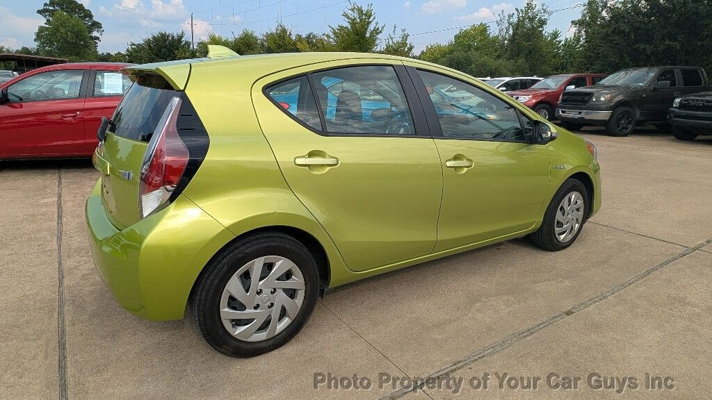 2015 Toyota Prius C Two photo 8