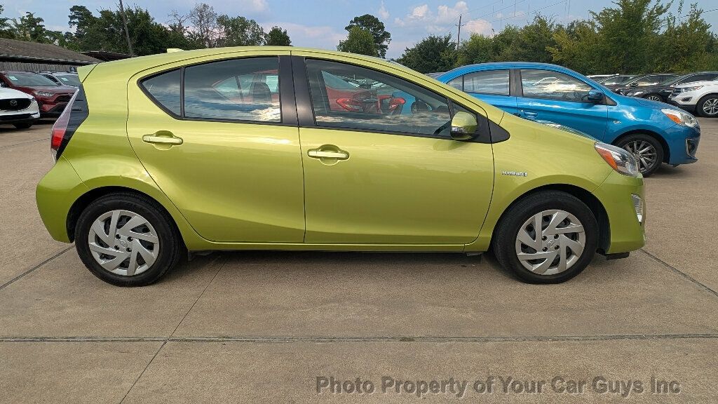 2015 Toyota Prius C Two photo 9