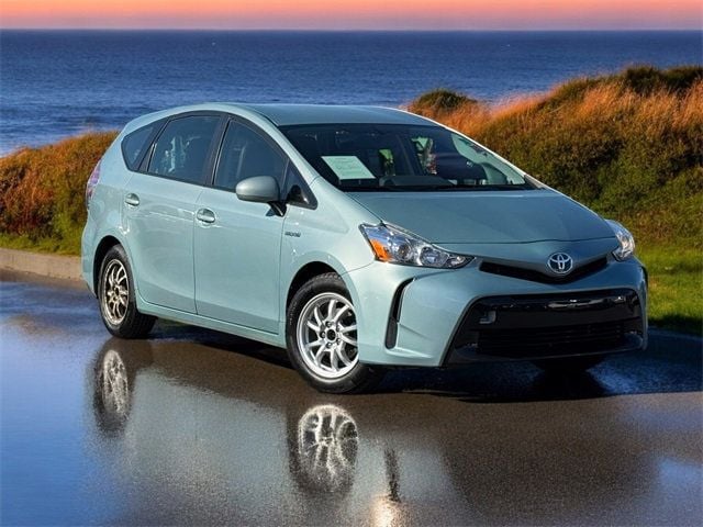 2015 Toyota Prius v  - 22736275 - 1