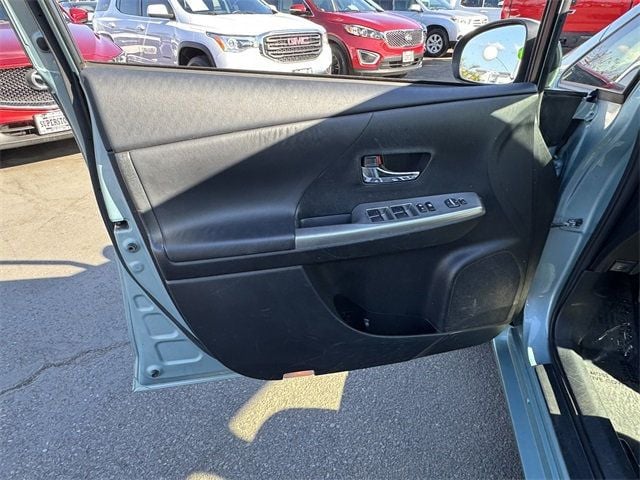 2015 Toyota Prius v  - 22736275 - 22