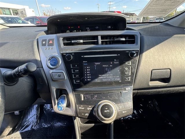 2015 Toyota Prius v  - 22736275 - 24