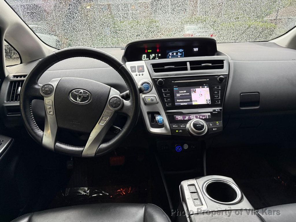 2015 Toyota Prius v 5dr Wagon Five - 23021587 - 15