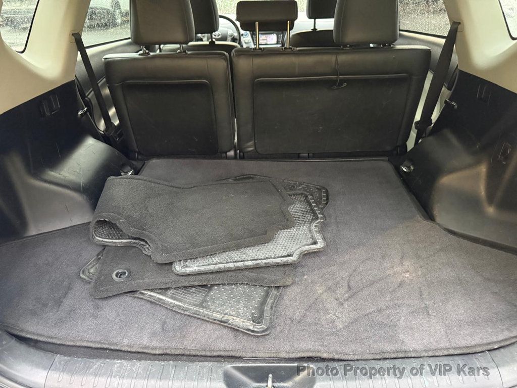 2015 Toyota Prius v 5dr Wagon Five - 23021587 - 18