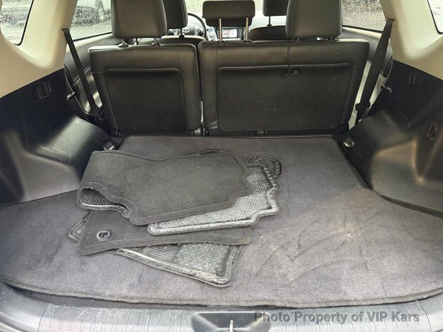 2015 Toyota Prius v 5dr Wagon Five - 23021587 - 18