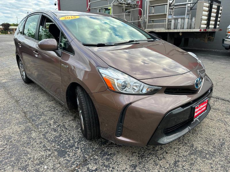 2015 Toyota Prius v 5dr Wagon Three - 22905725 - 10