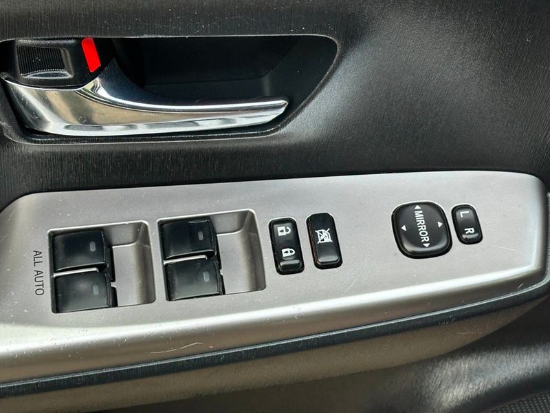 2015 Toyota Prius v 5dr Wagon Three - 22905725 - 13