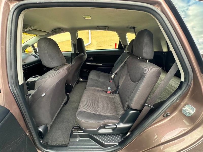 2015 Toyota Prius v 5dr Wagon Three - 22905725 - 19